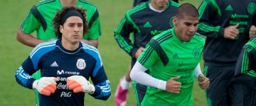 Defending champ Chile in trouble vs. Mexico