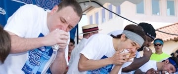 Nathan’s Hot Dog Eating Contest Odds 7/4/16 – Stonie favored over Chestnut