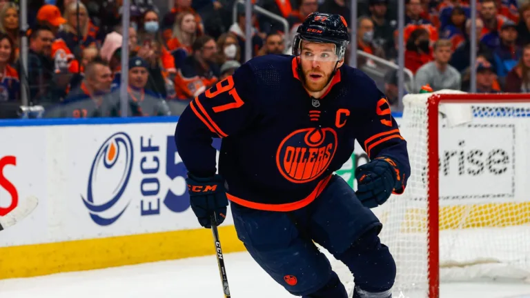 Oilers vs. Canucks Game 1 NHL Playoffs Betting Odds & Prediction