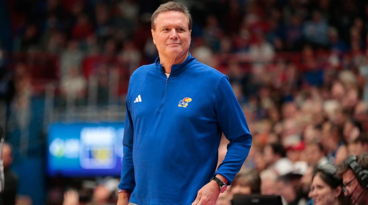Cincinnati vs. Kansas College Hoops Betting Odds &amp; Prediction