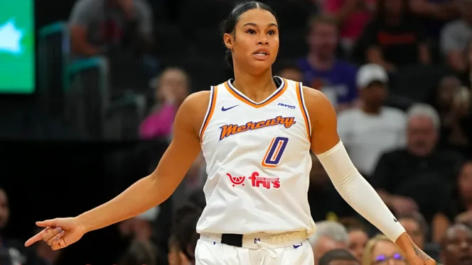 Connecticut Sun and Phoenix Mercury players before their July 17, 2026 WNBA matchup at Mortgage Matchup Center in Phoenix