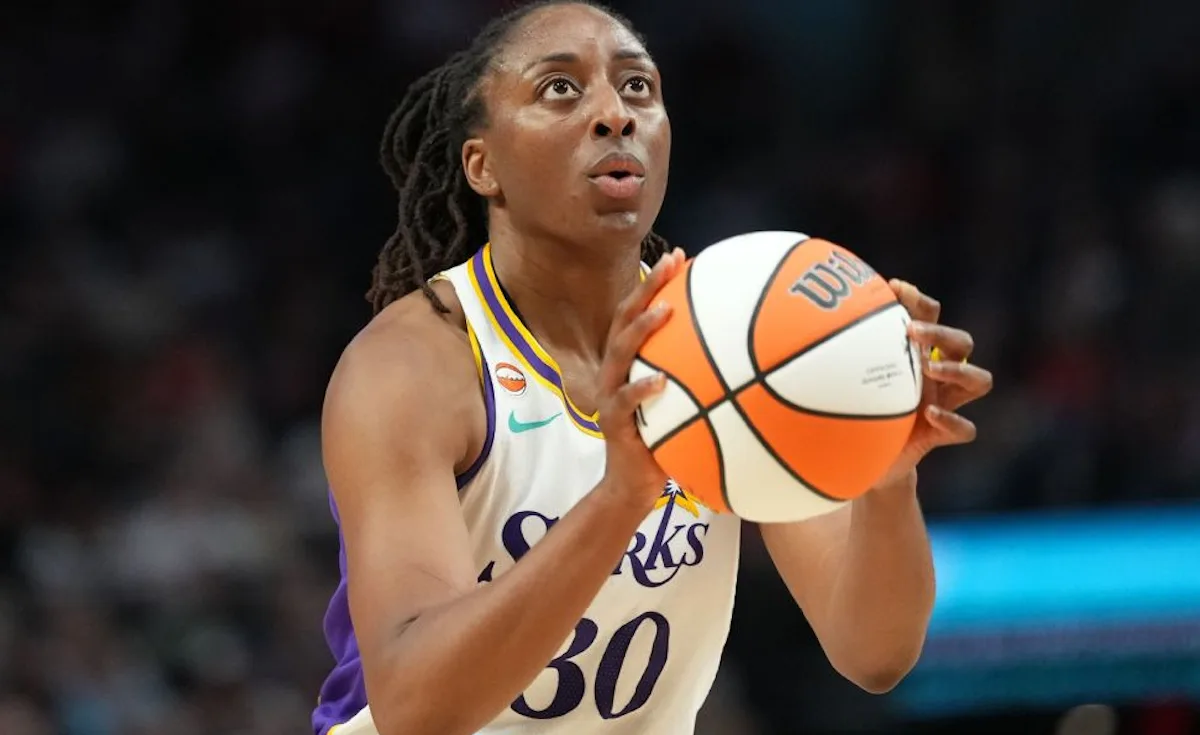 Chicago Sky vs. Los Angeles Sparks WNBA matchup preview graphic for the July 10, 2026 game at Crypto.com Arena