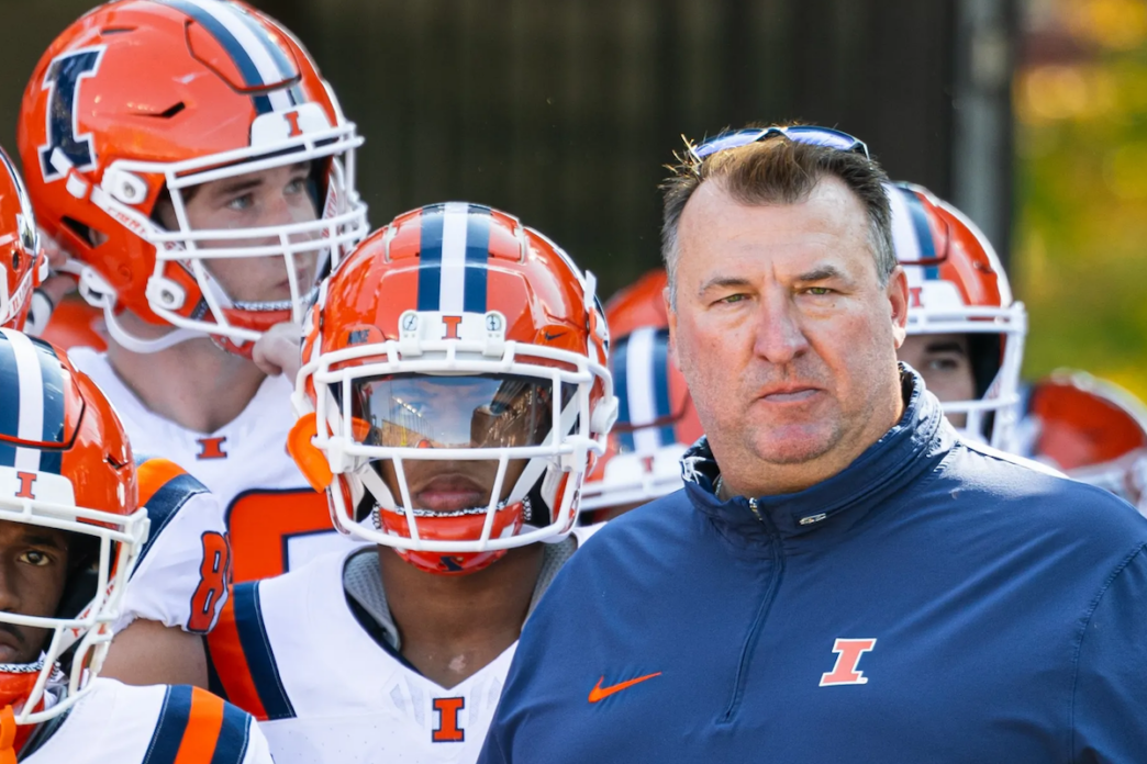 Illinois is a 27.5-point favorite over UAB in Thursday night's season opener. Our spread and total picks, odds and public betting splits.