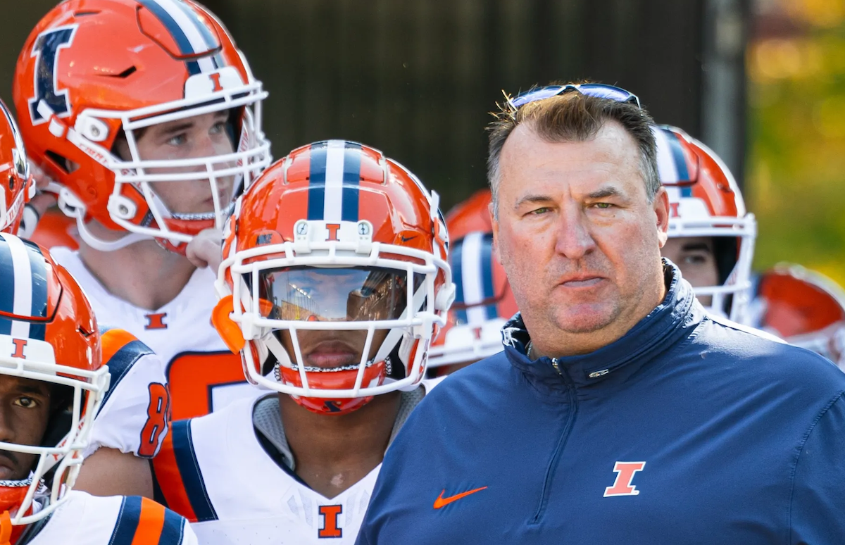 Illinois is a 27.5-point favorite over UAB in Thursday night's season opener. Our spread and total picks, odds and public betting splits.
