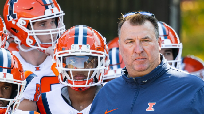 Illinois is a 27.5-point favorite over UAB in Thursday night's season opener. Our spread and total picks, odds and public betting splits.